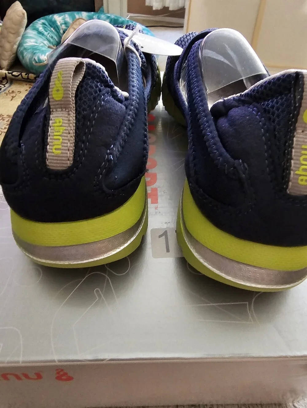 Ahnu Women's Blue Spell Yoga Split 9US New - Picture 5 of 7
